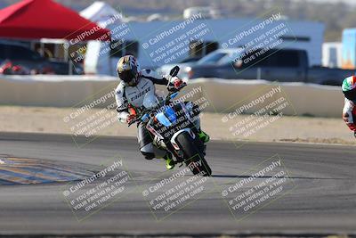 media/Dec-18-2022-SoCal Trackdays (Sun) [[8099a50955]]/Turn 2 (950am)/